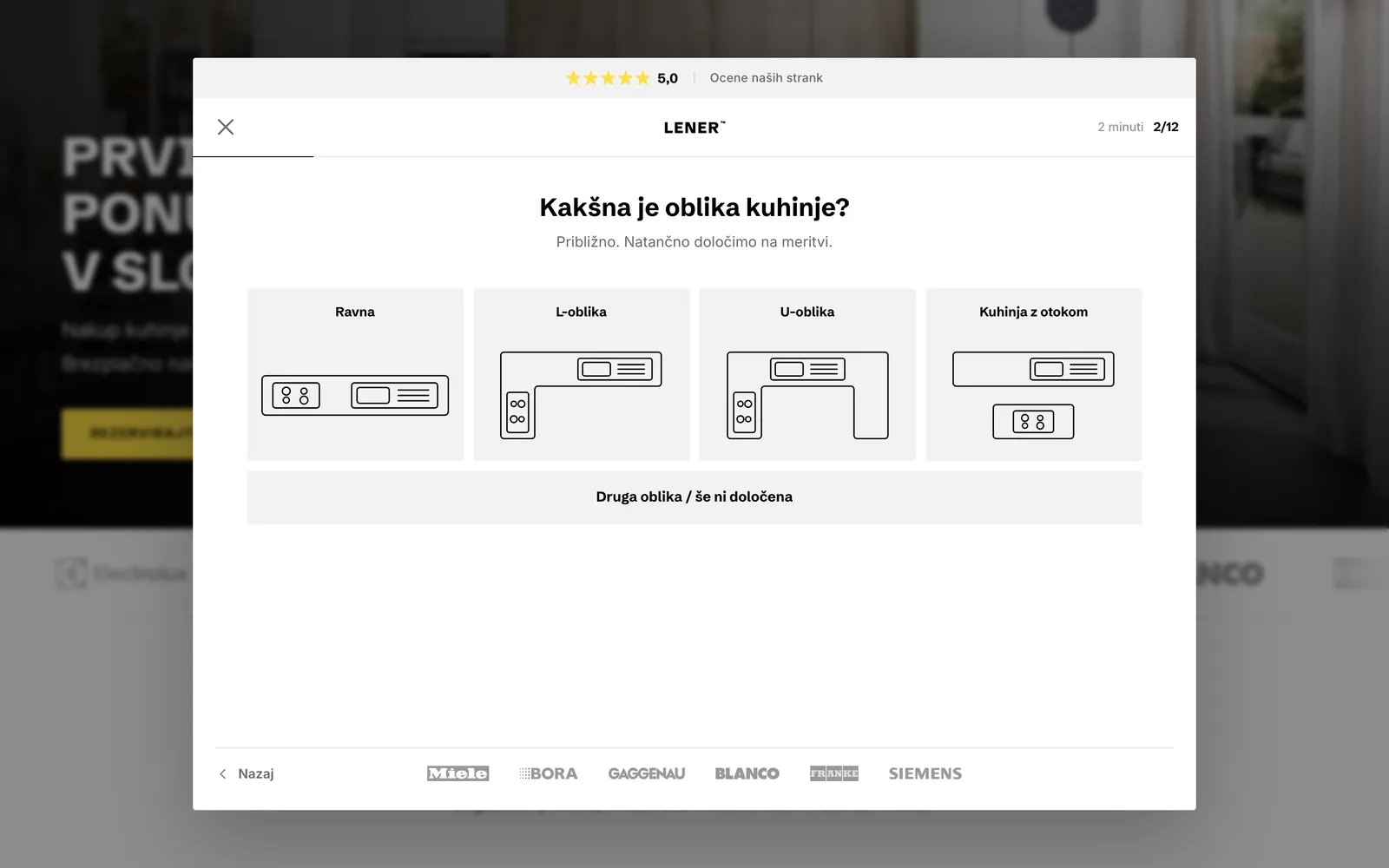 Inquiry flow, step 2 of 12: choosing the kitchen shape from illustrated options